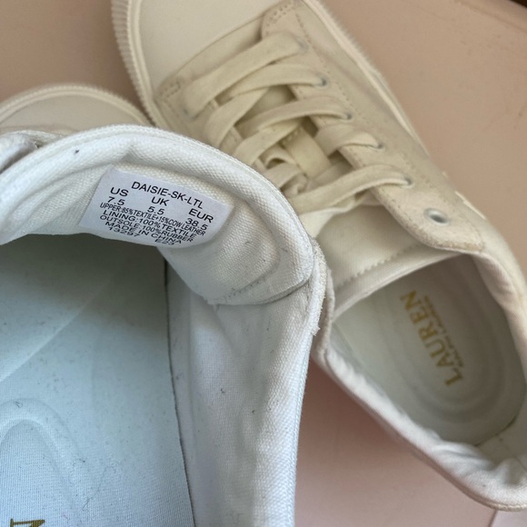 NEW⭐️ LAUREN RALPH LAUREN
Women's Daisie Lace-Up
Low-Top Sneakers - Picture 4 of 10